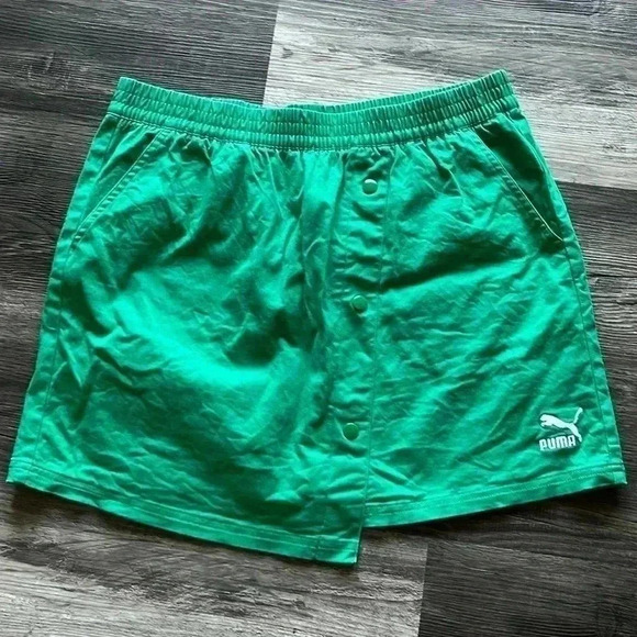 #19 Puma Skirt Green - Picture 1 of 4
